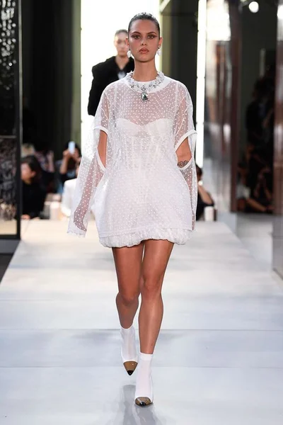 Look 69